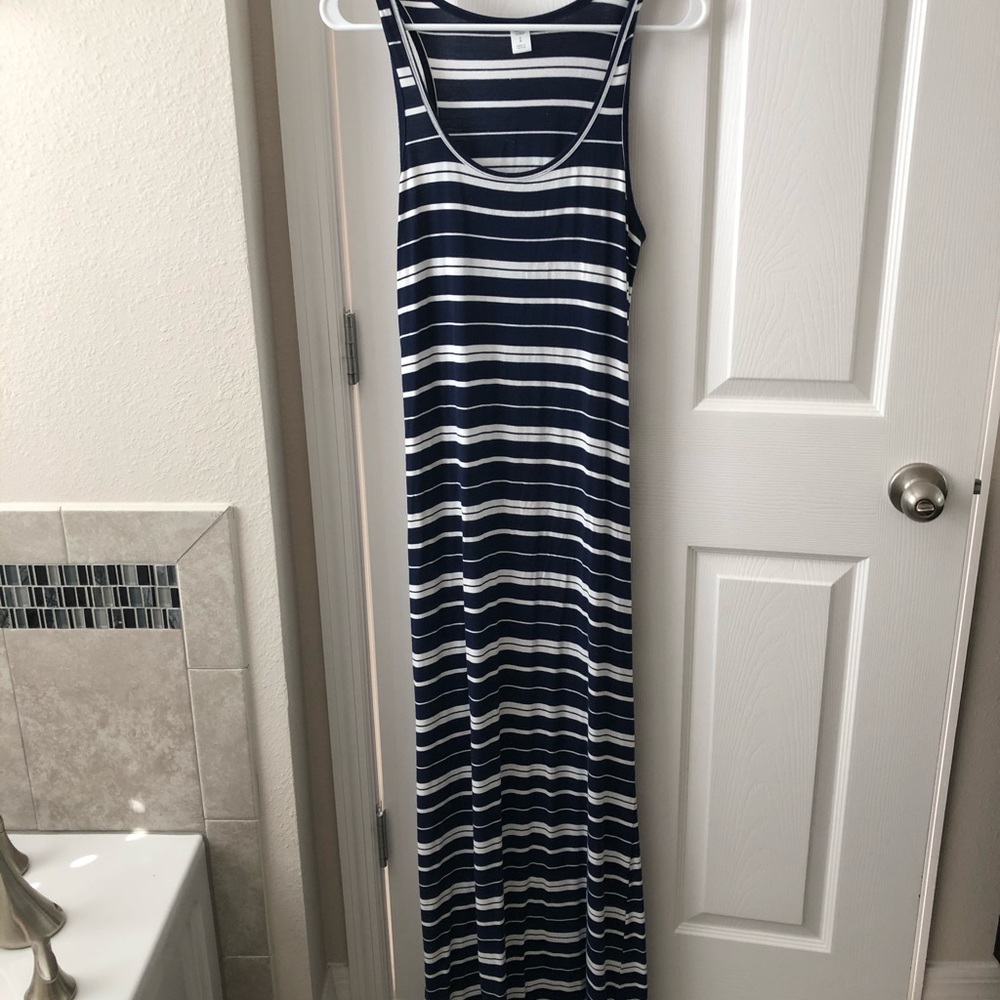 Old Navy maxi dress, size small